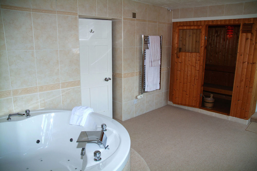 Pbc - Perriford House Hotel Kidderminster Bagian luar foto